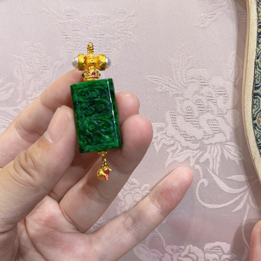 翡翠合金吊坠(赠链)