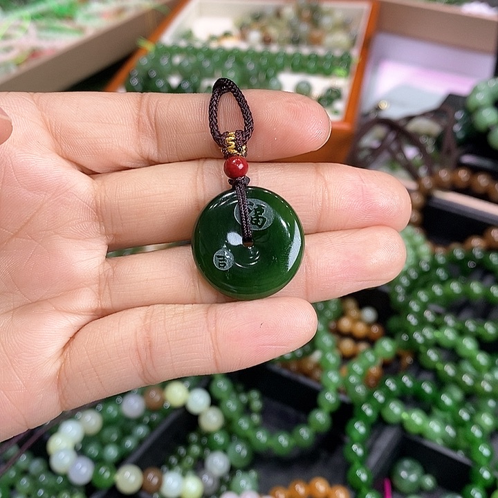 和田玉（碧玉）颈饰未镶嵌