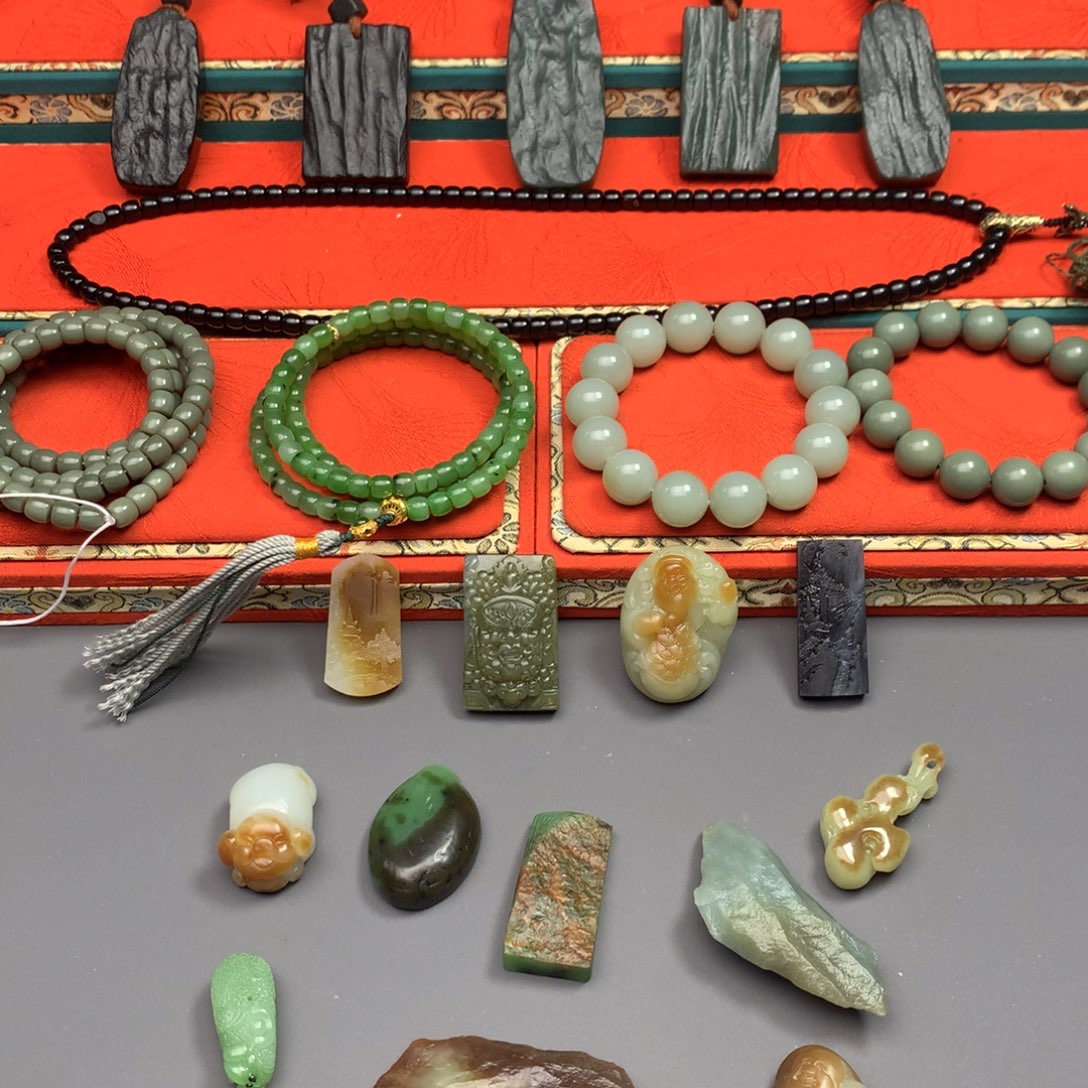 和田玉（糖玉）颈饰未镶嵌