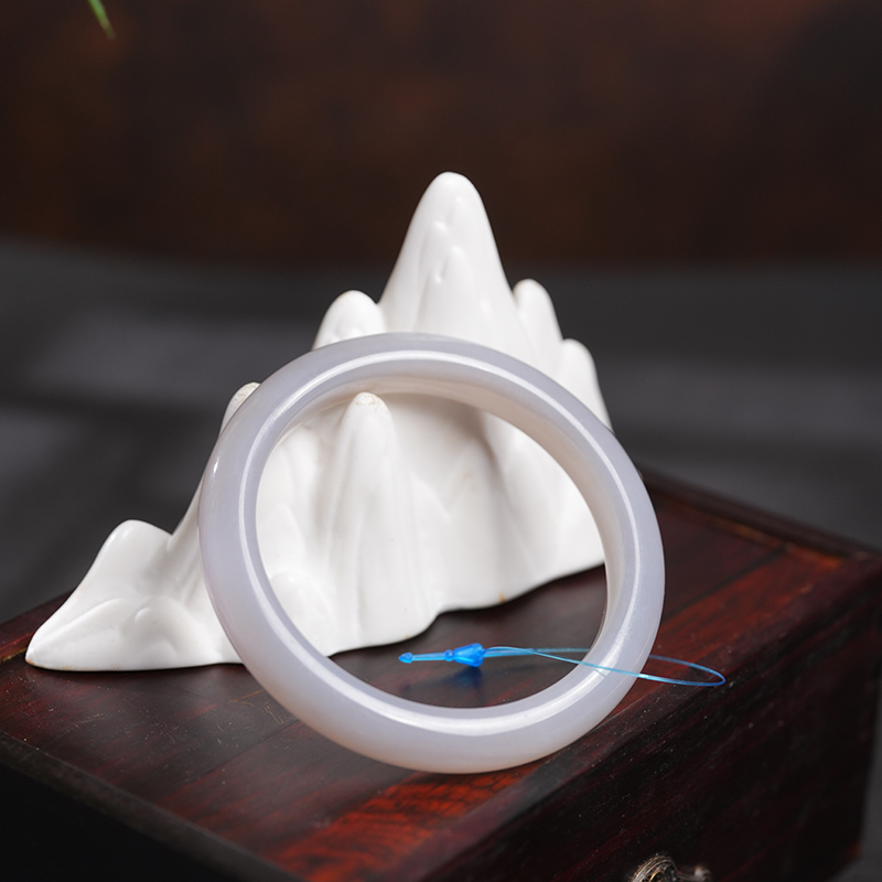 【鑫浩矿业】新疆和田玉-烟紫紫罗兰胶润高品烟紫手镯一条 女士精美