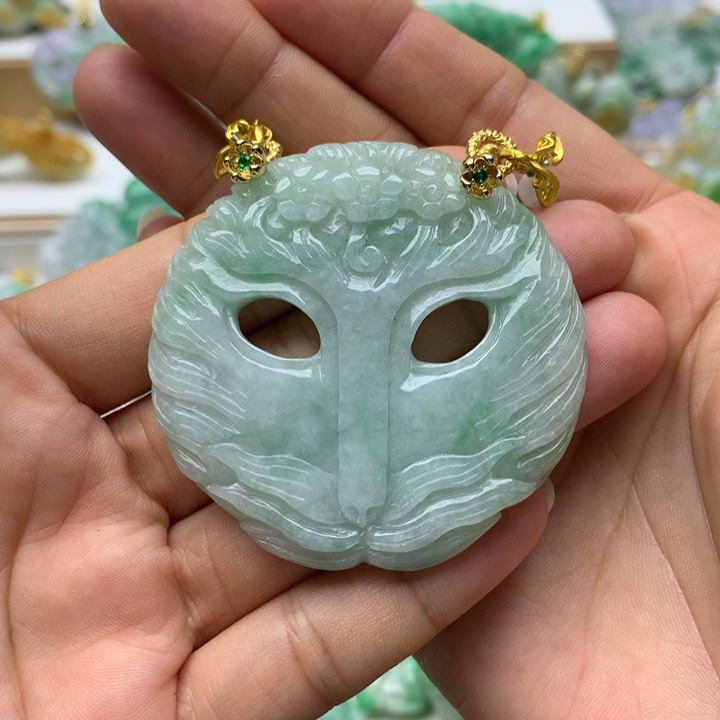 翡翠颈饰未镶嵌翡翠