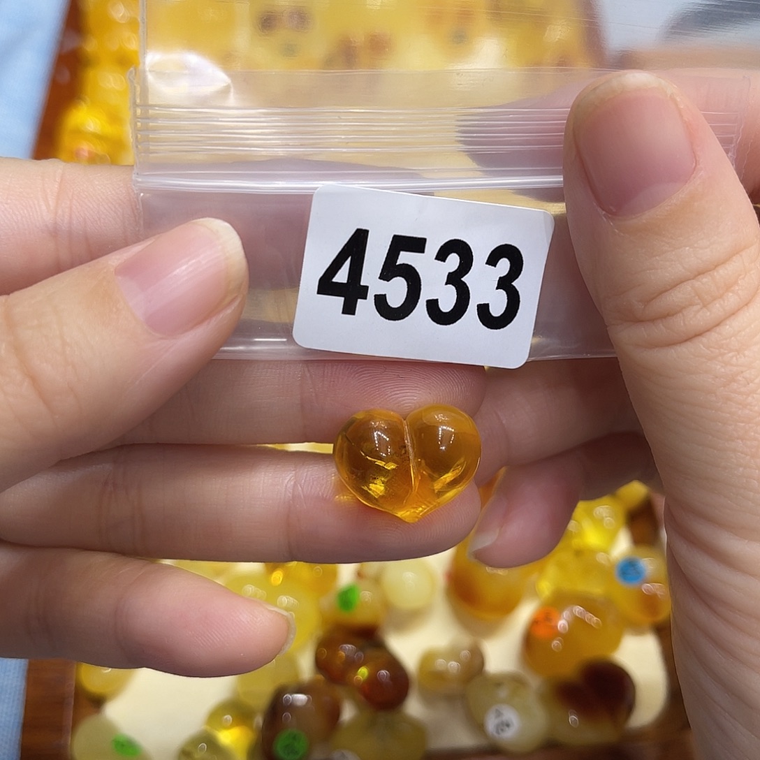 琥珀未镶嵌珠宝奇石