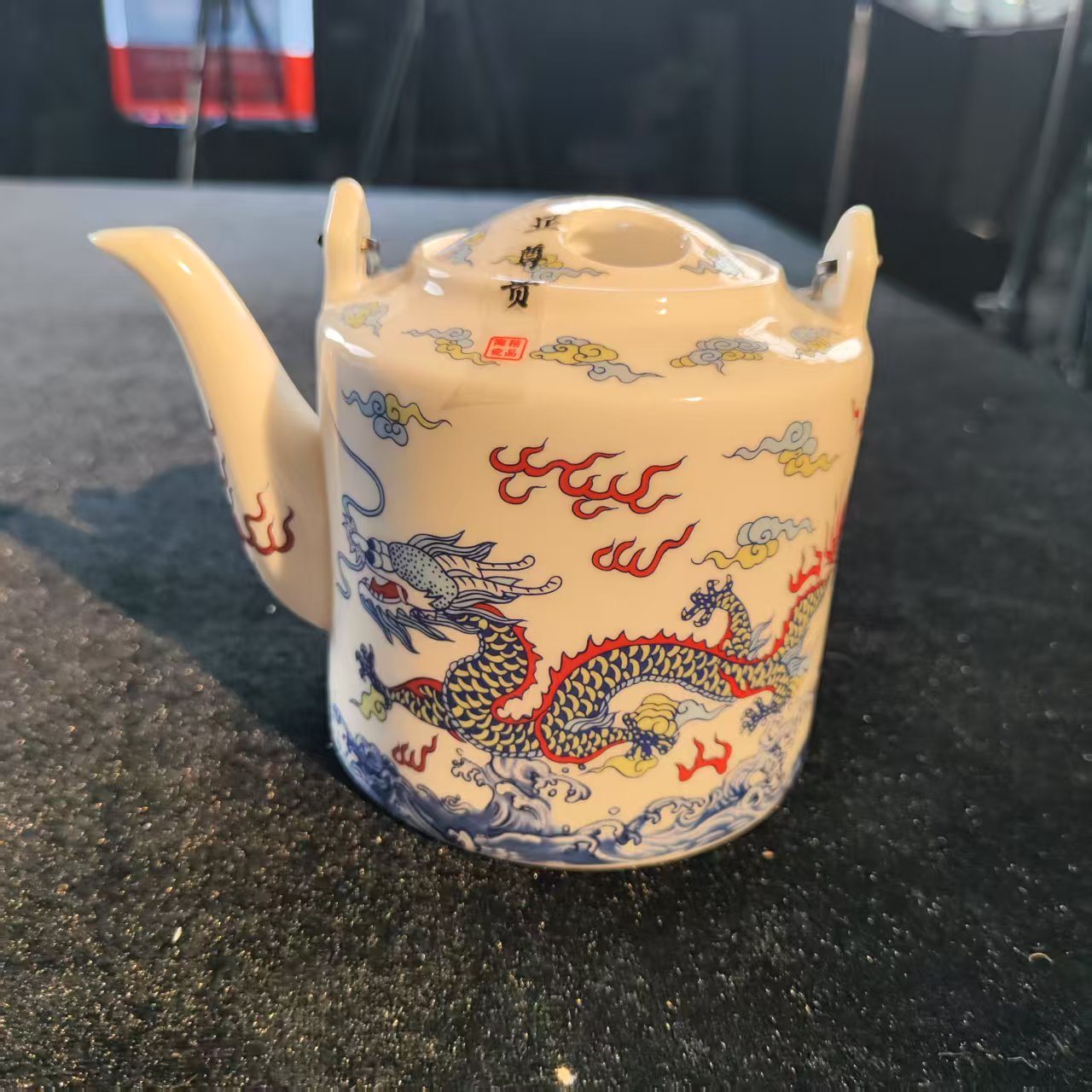 景德镇陶瓷提梁壶