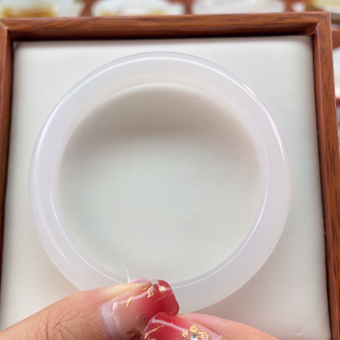 【闪购商品】和田玉手镯未镶嵌57