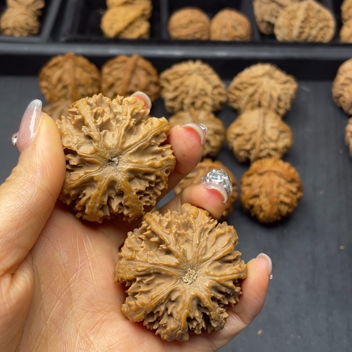 顺***爸文玩核桃吊坠突突突突突突