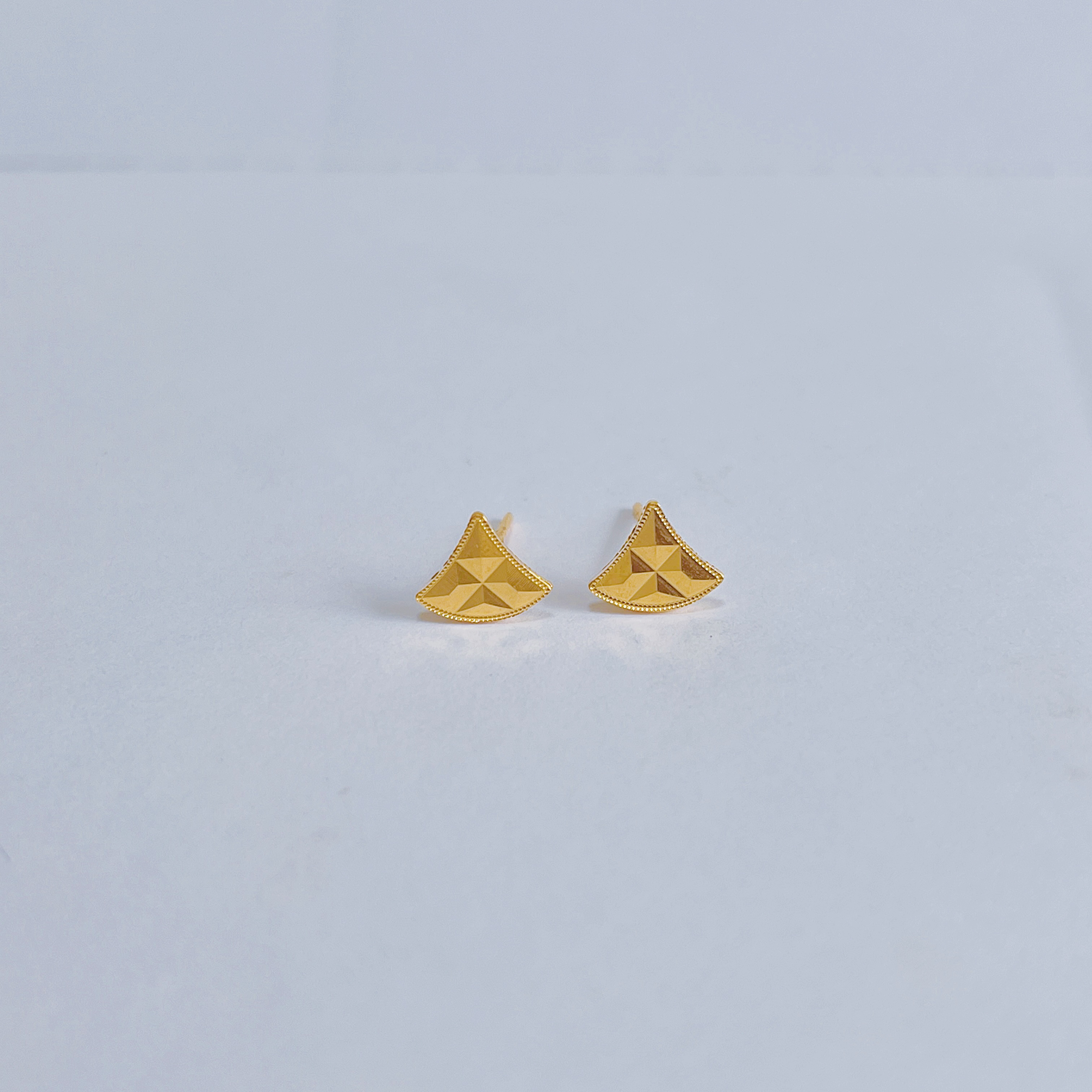 足金999菱格纹小裙子耳钉直针时尚仙女黄金