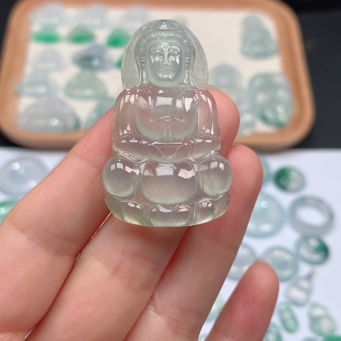 翡翠颈饰未镶嵌冰种正装观音