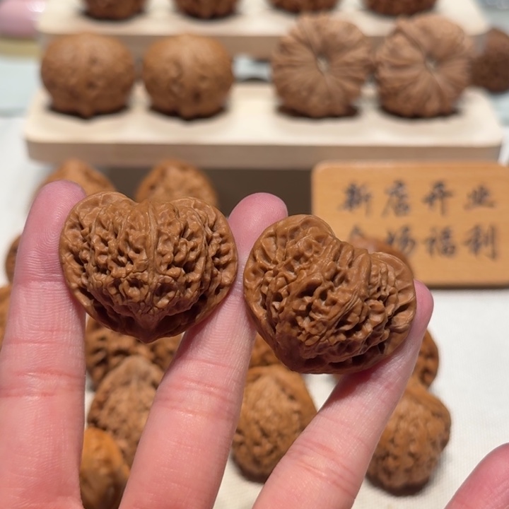 文玩核桃把件小****?全品37宫灯