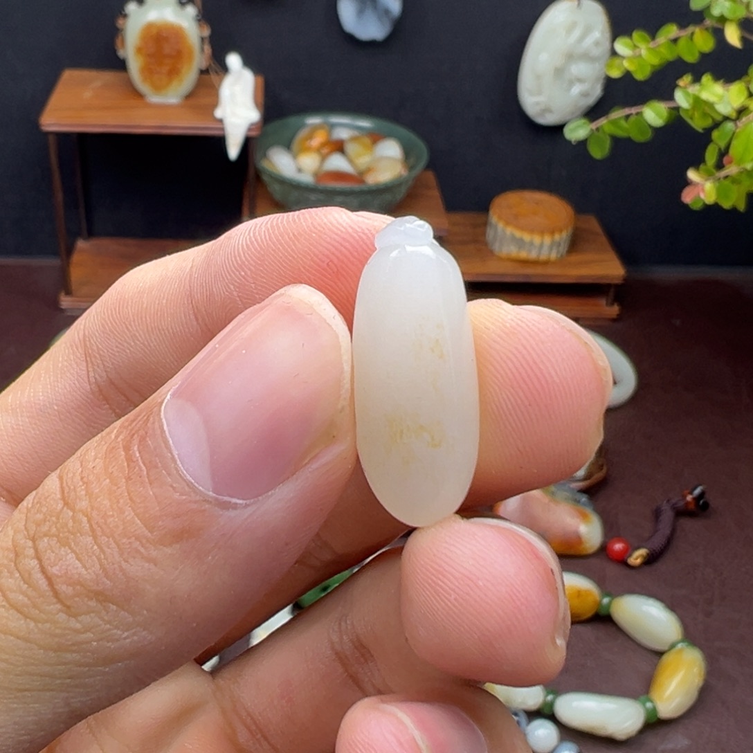 和田玉未镶嵌吊坠(不含链)和田玉吊坠