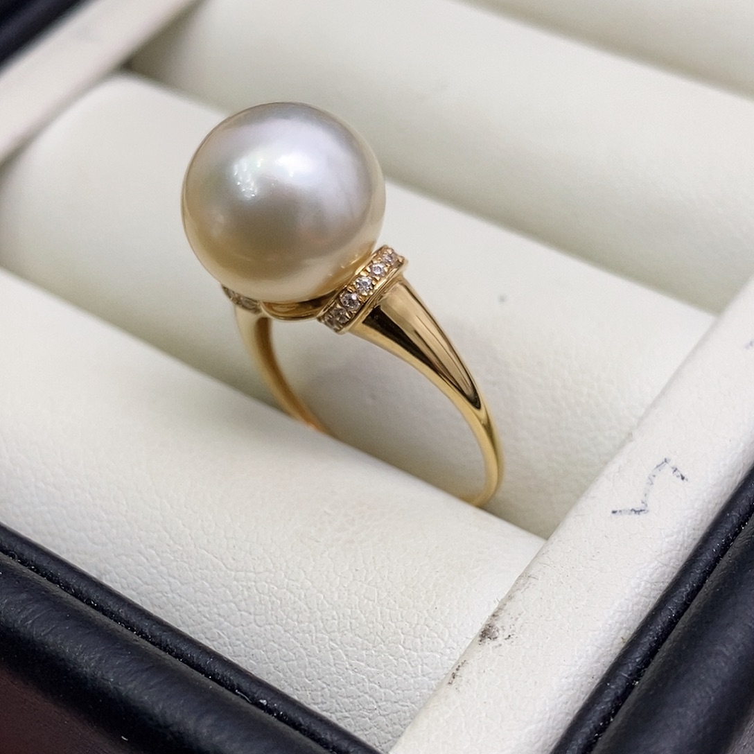 海水珍珠戒指18K金镶嵌澳白奶油金11-12mm