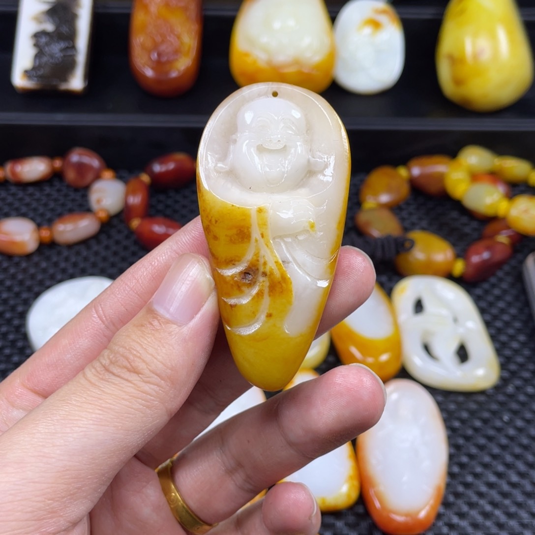 颈饰未镶嵌和田玉