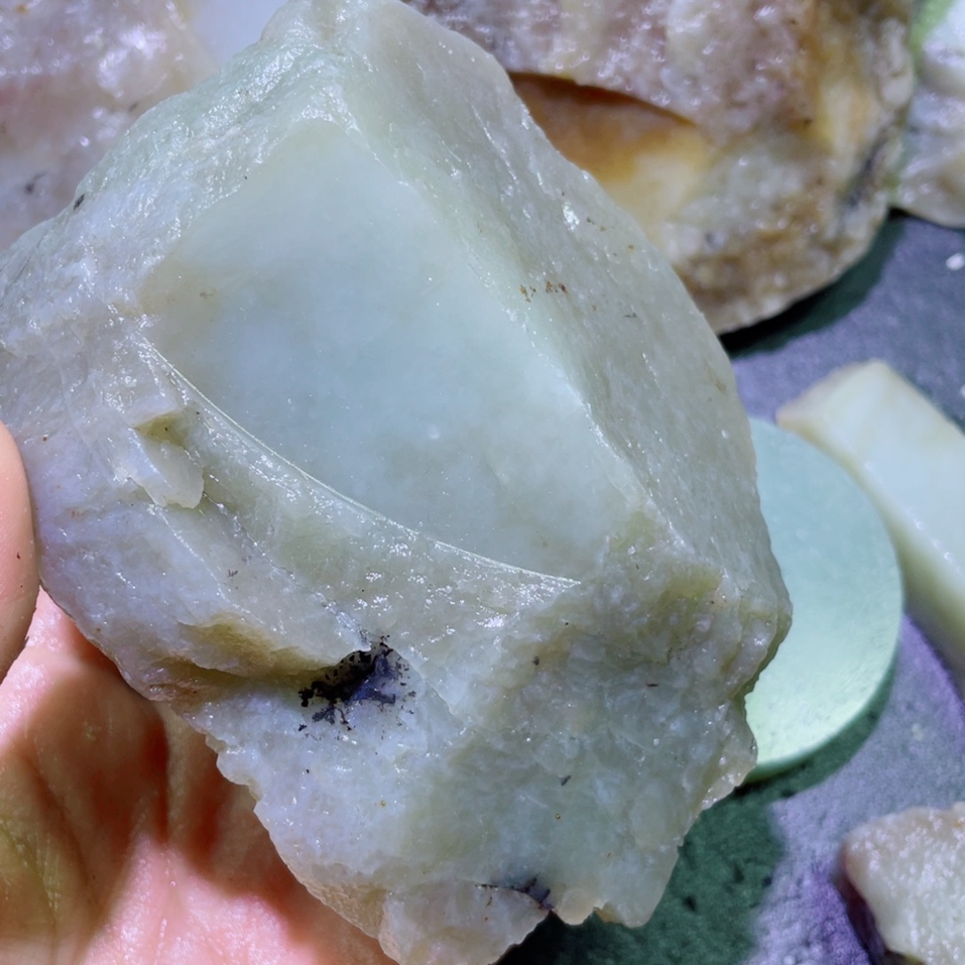 和田玉未镶嵌珠宝半成品