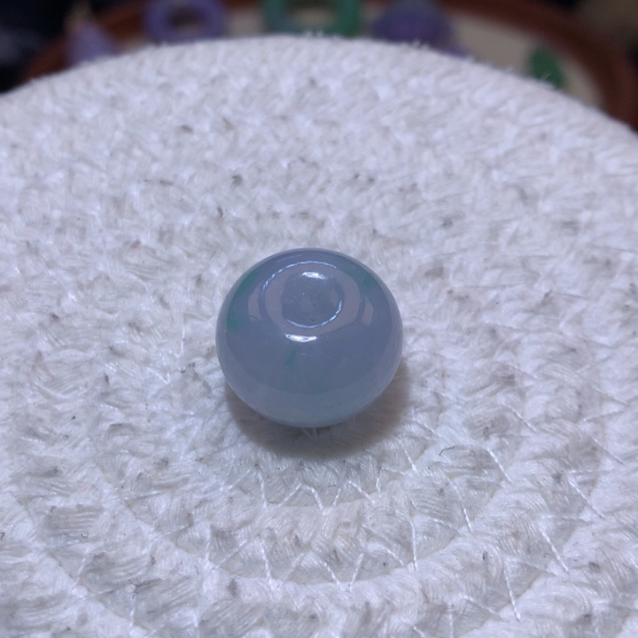 翡翠颈饰未镶嵌紫飘绿胖扣