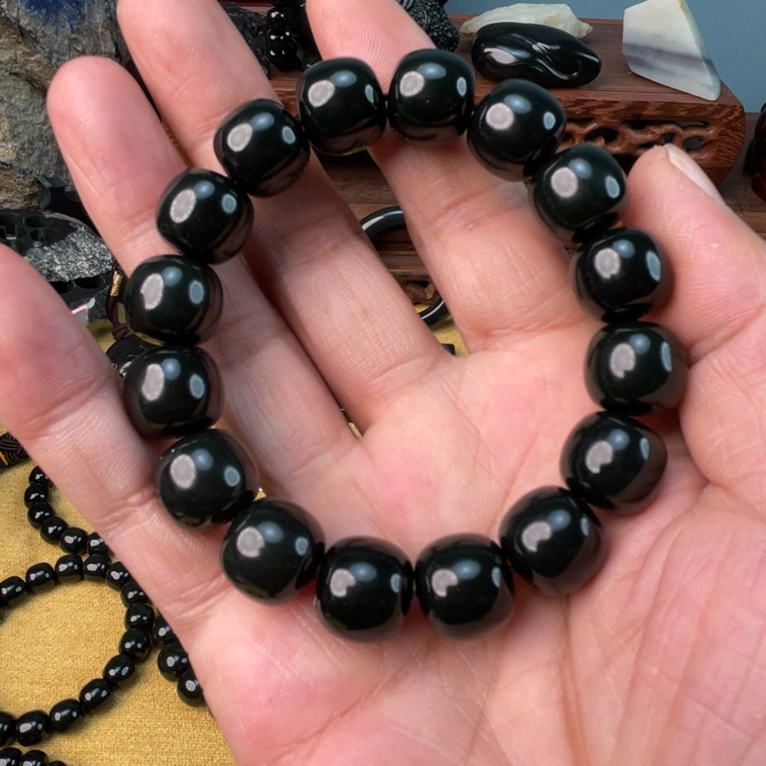 未镶嵌和田玉手链我****天