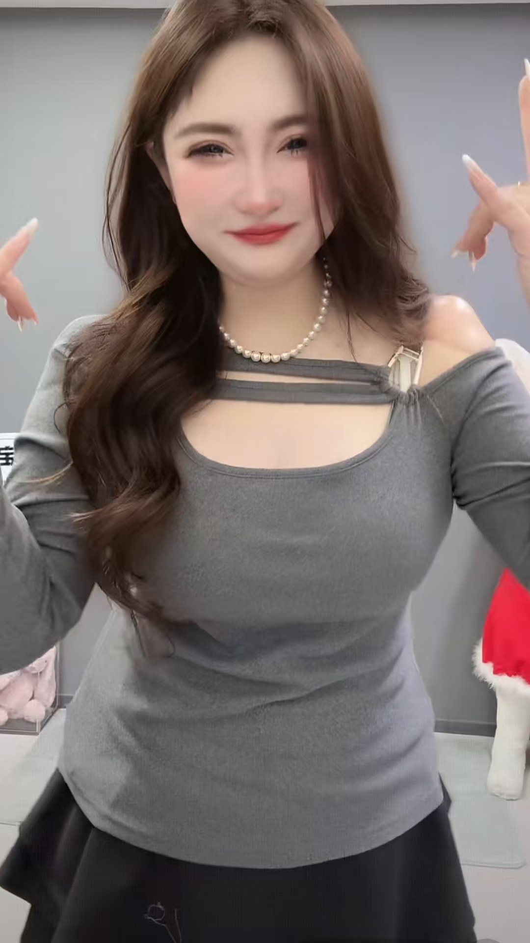 大宝家《迷途》不规则设计感长袖t恤女秋季收腰修身显瘦甜辣小上衣