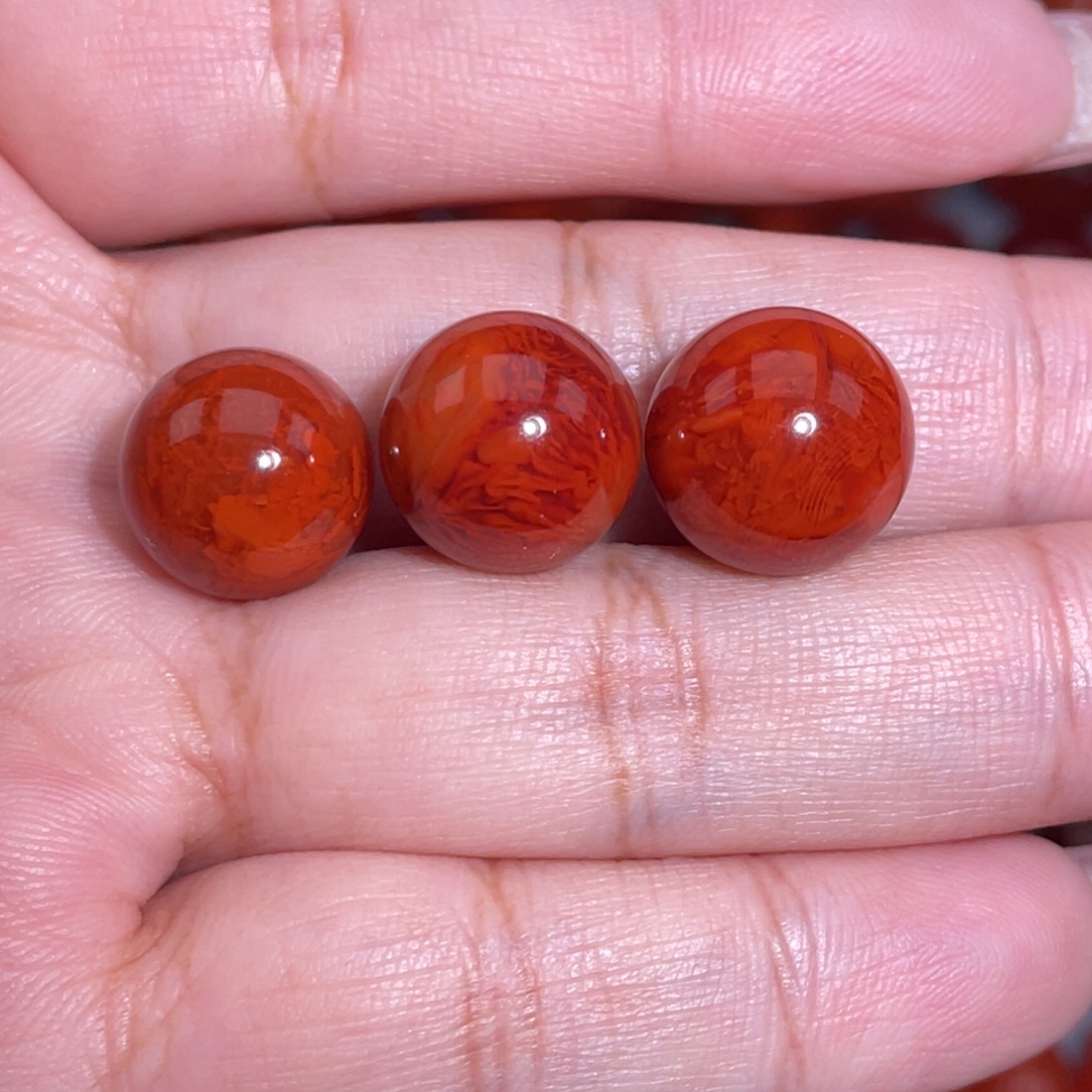 W****南红玛瑙未镶嵌圆珠