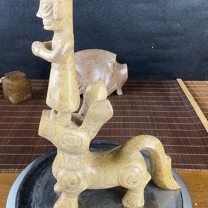 国***褚和田玉未镶嵌挂件