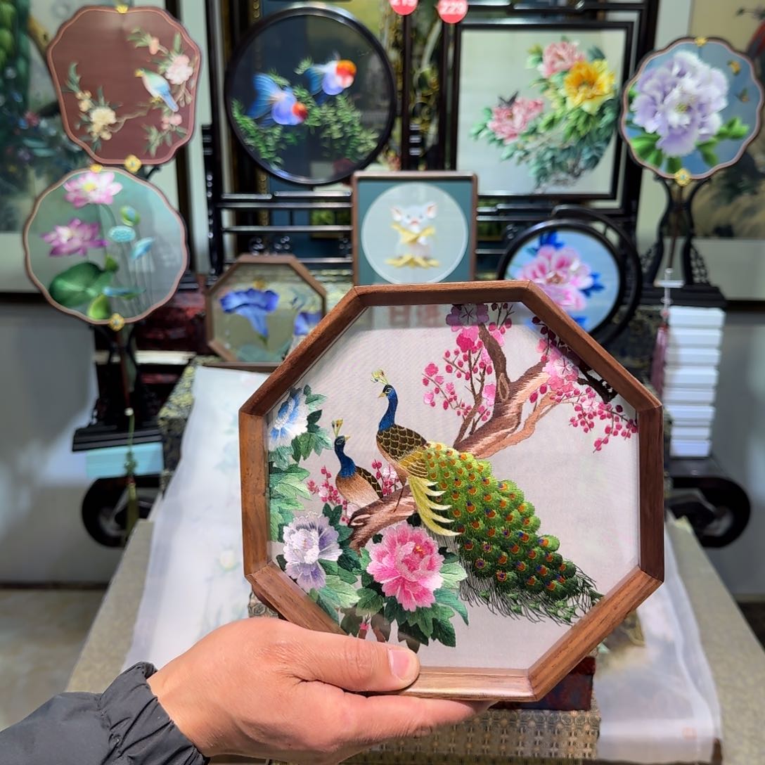 刺绣刺绣工艺精湛