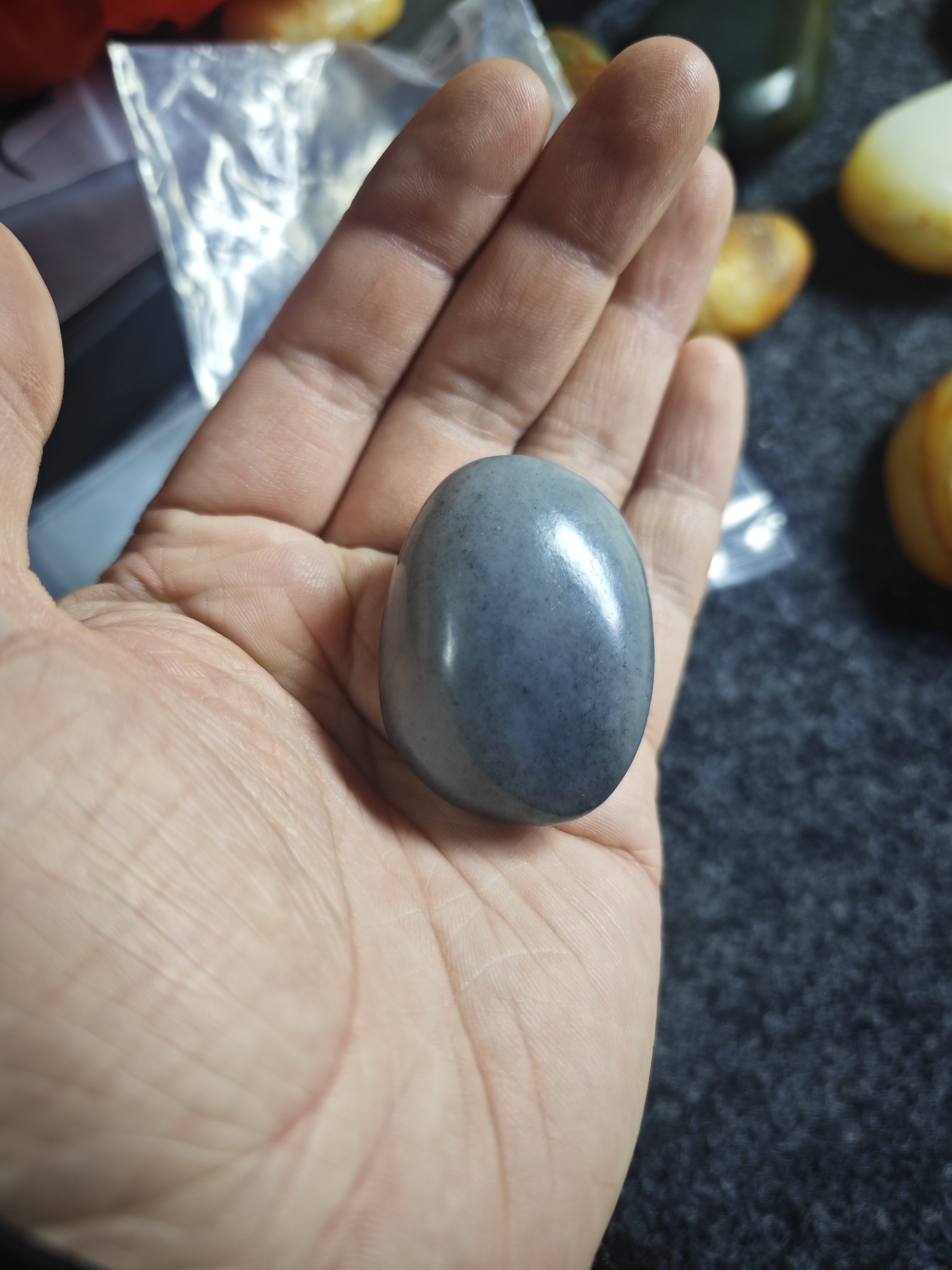 新疆和田玉原石吊坠