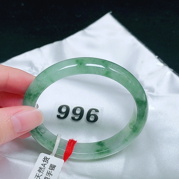 翡翠未镶嵌手镯（贵妃镯）