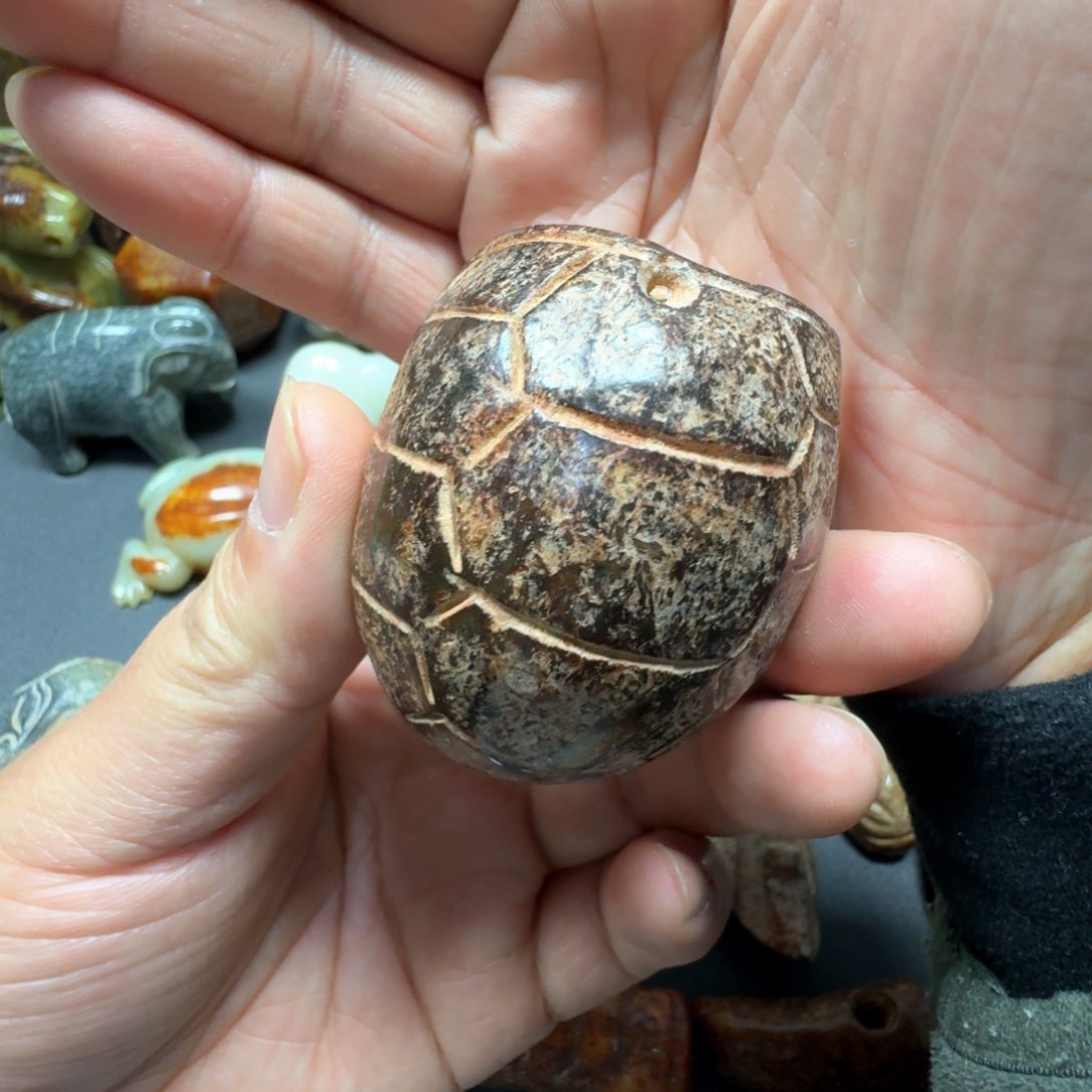 和田玉挂件未镶嵌咖**子