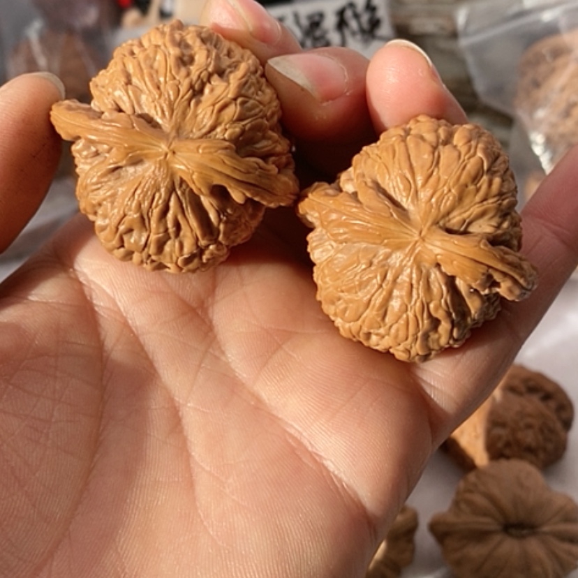 【闪购商品】吊坠文玩核桃小**日白狮子