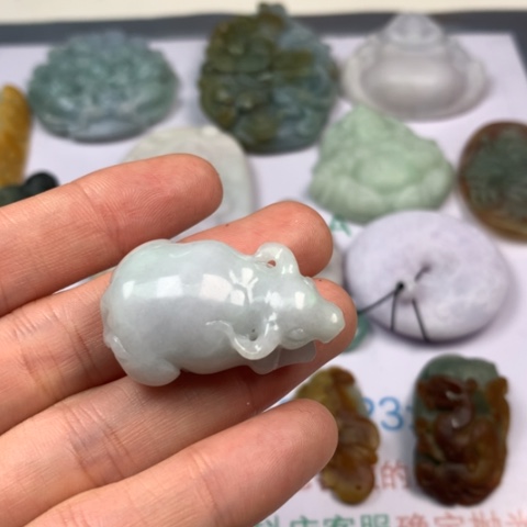 翡翠颈饰未镶嵌翡翠