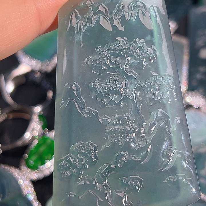 翡翠颈饰未镶嵌4，