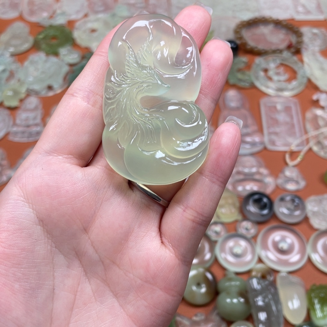 用***4蛇纹石玉未镶嵌颈饰