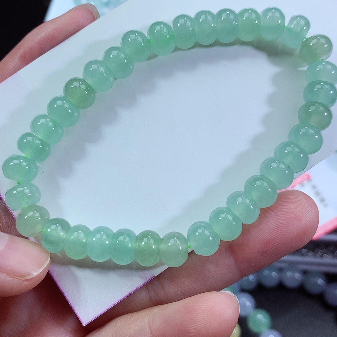 翡翠手链未镶嵌卡8