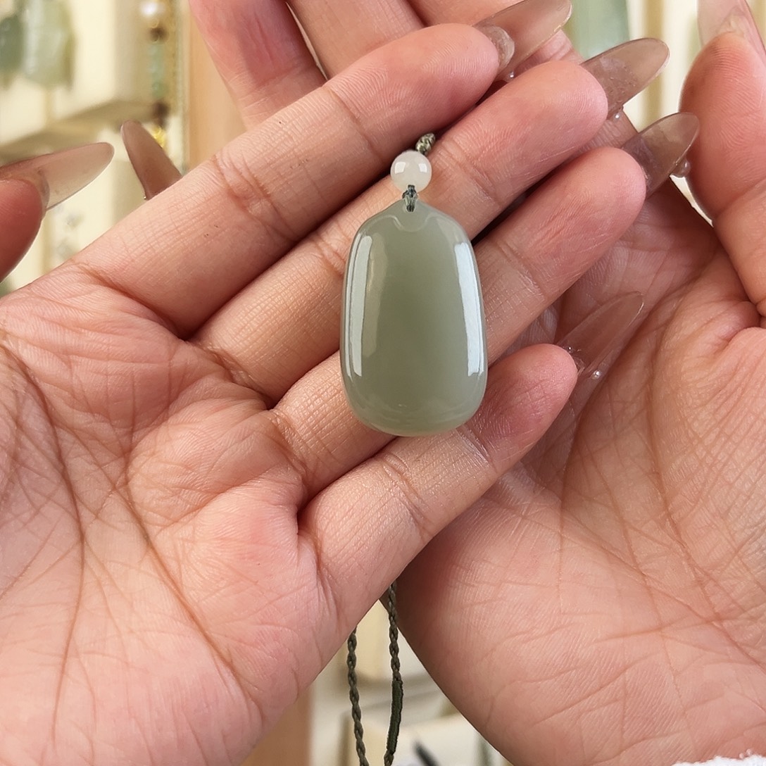 棉***）和田玉未镶嵌颈饰