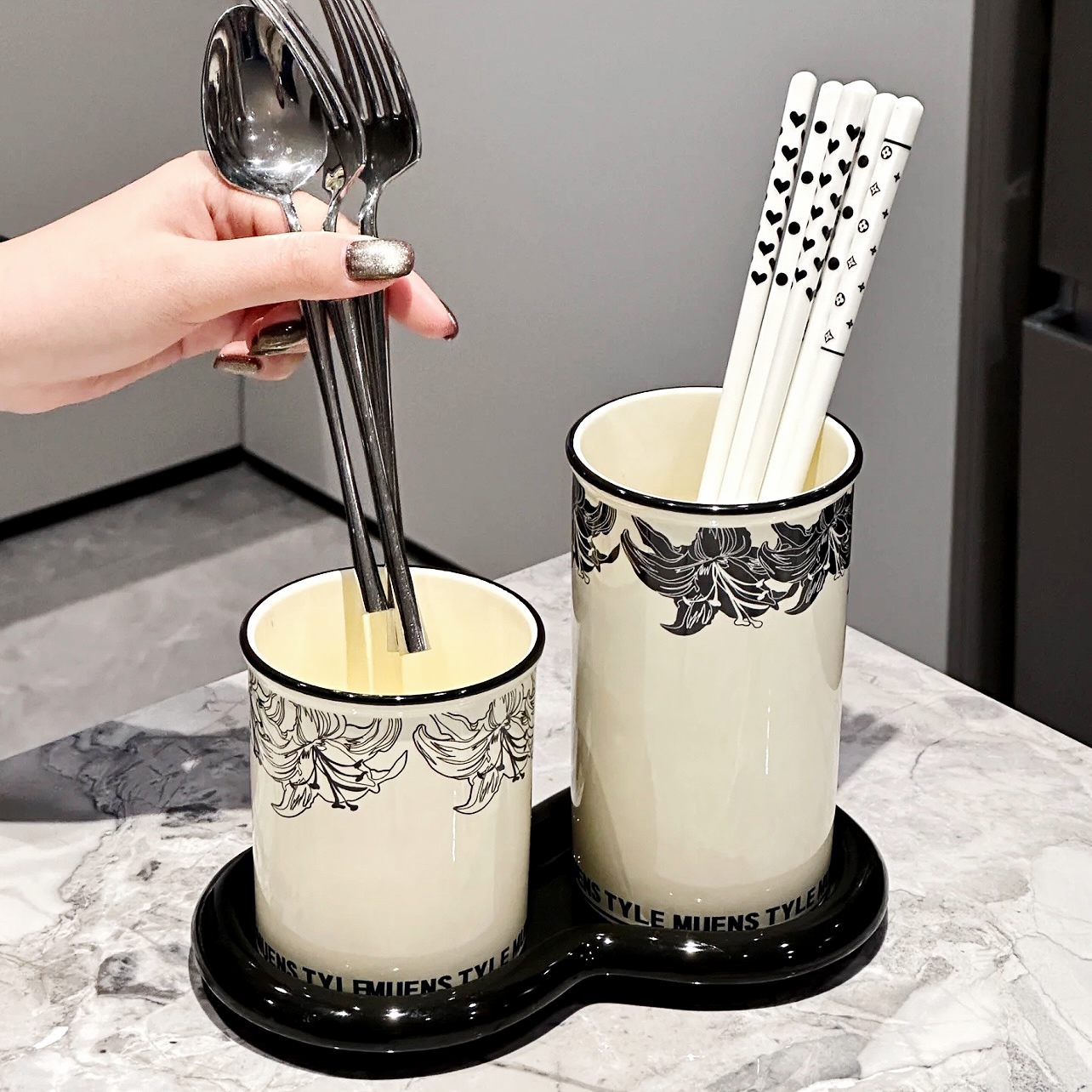 满氛陶瓷筷子筒沥水家用高档新款台面筷笼子收纳盒高级感勺筷筒