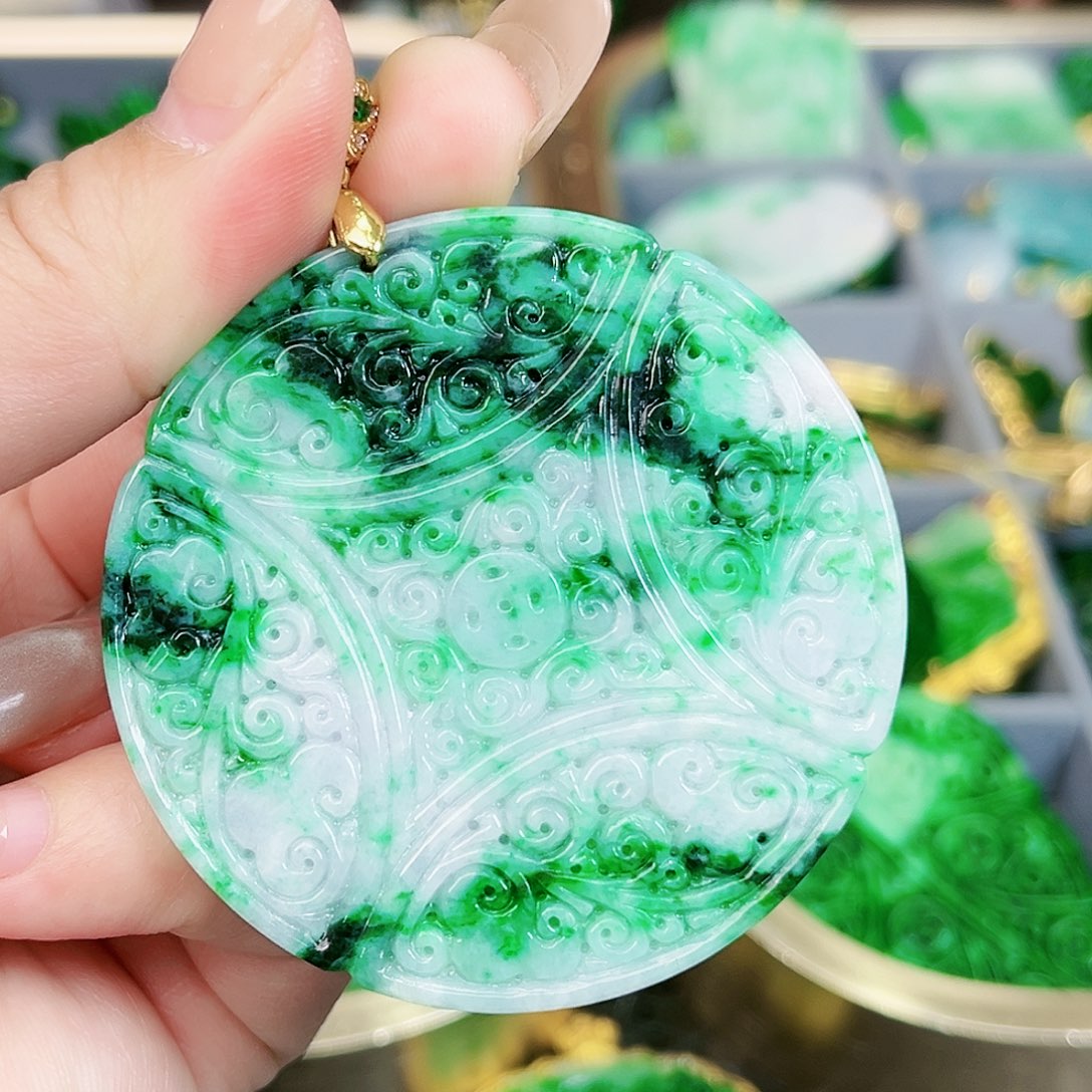 翡翠颈饰未镶嵌吊坠