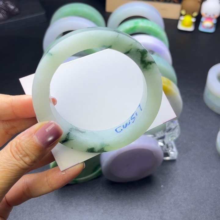 定制翡翠未镶嵌手镯