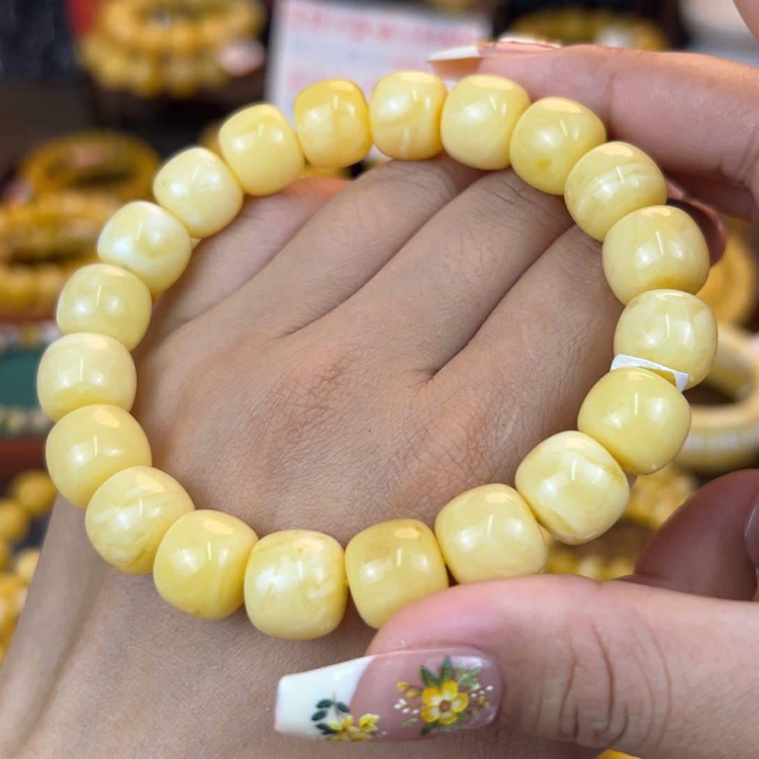 琥珀裸石未镶嵌jjhhbnnnn