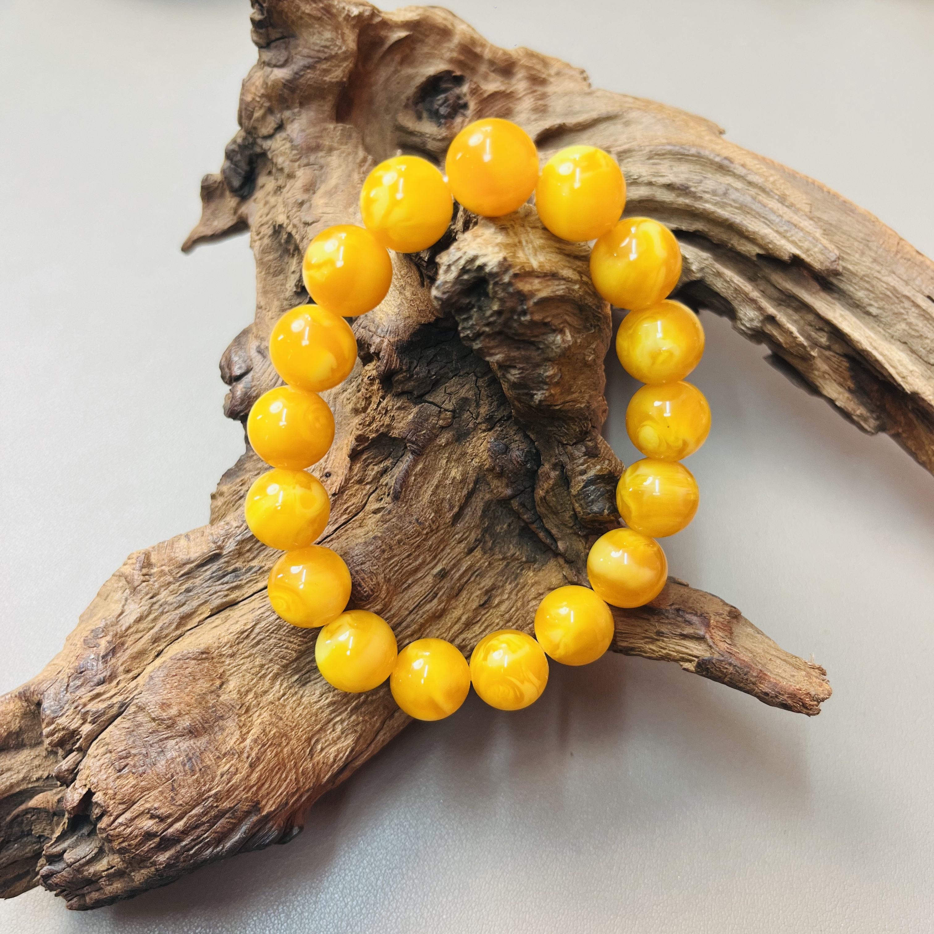 XL4603  缅甸新蜜妖花圆珠手串