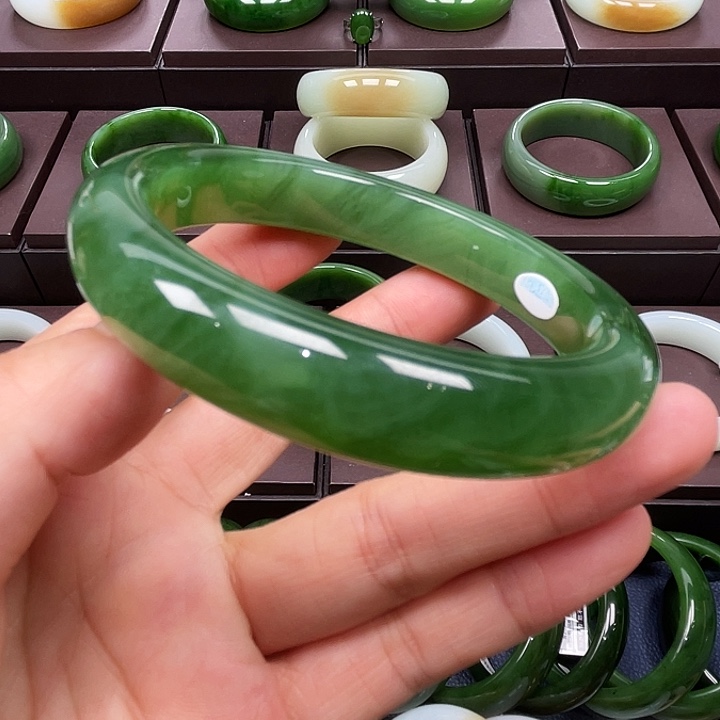 和田玉未镶嵌手镯62口径