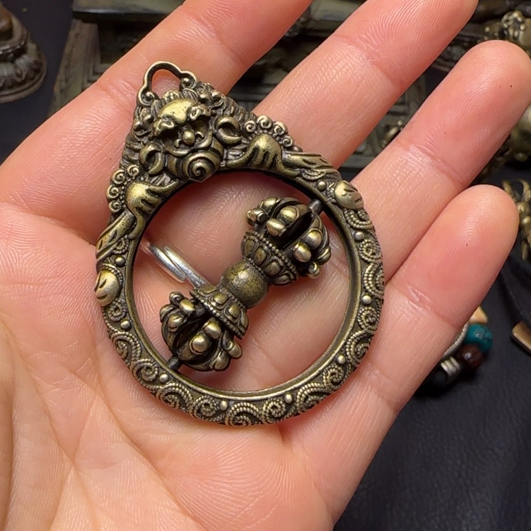 飞***去泥塑藏传牌子……藏传牌子