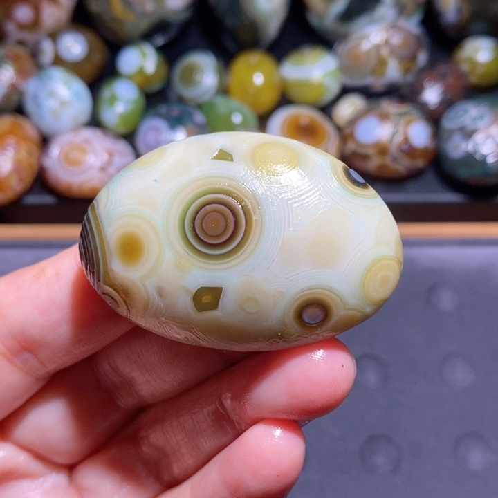 未镶嵌玛瑙/玉髓珠宝半成品126