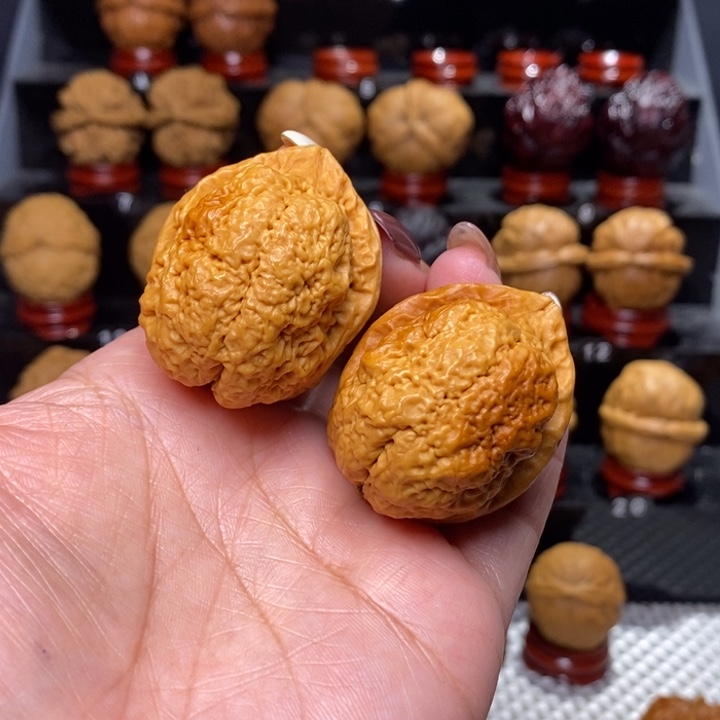 文玩核桃把件三羊王…………19