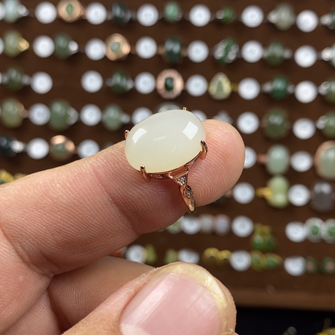 和田玉（青白玉）戒指合金