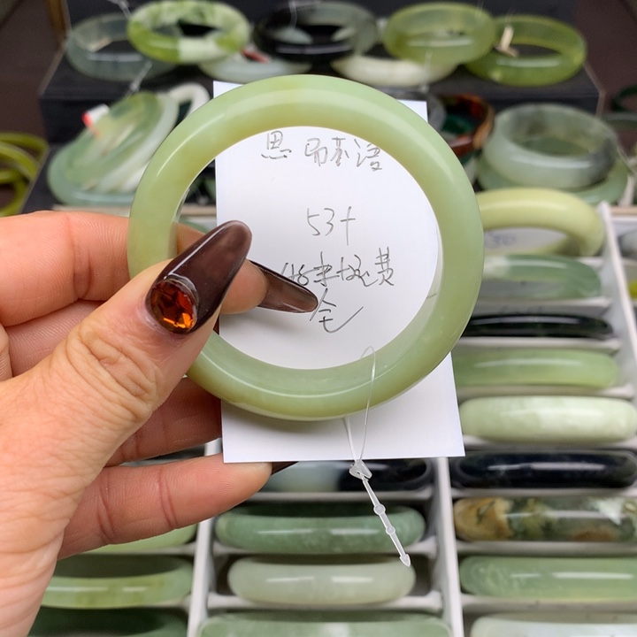 思****蛇纹石玉未镶嵌手镯