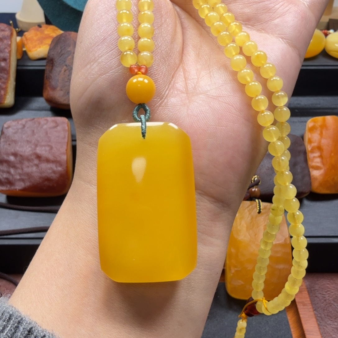 琥珀吊坠(赠链)未镶嵌