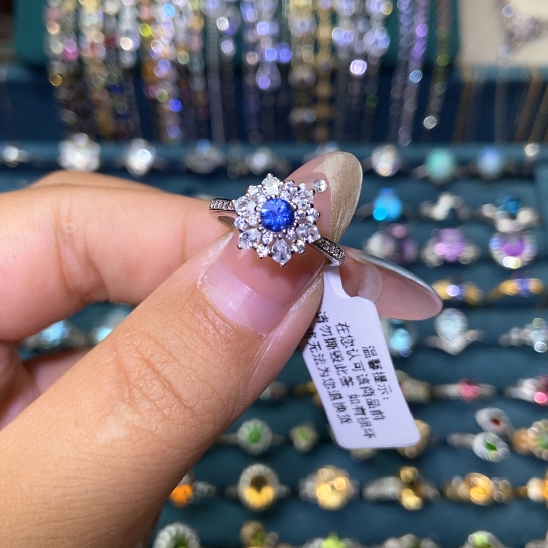 银S925镶嵌戒指蓝宝石