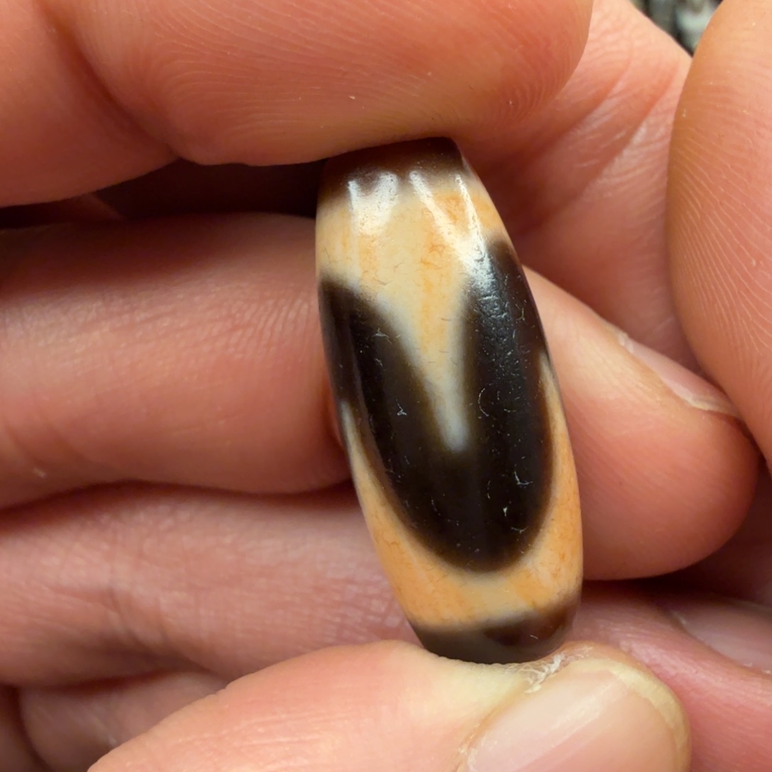 韩***金玛瑙/玉髓未镶嵌颈饰