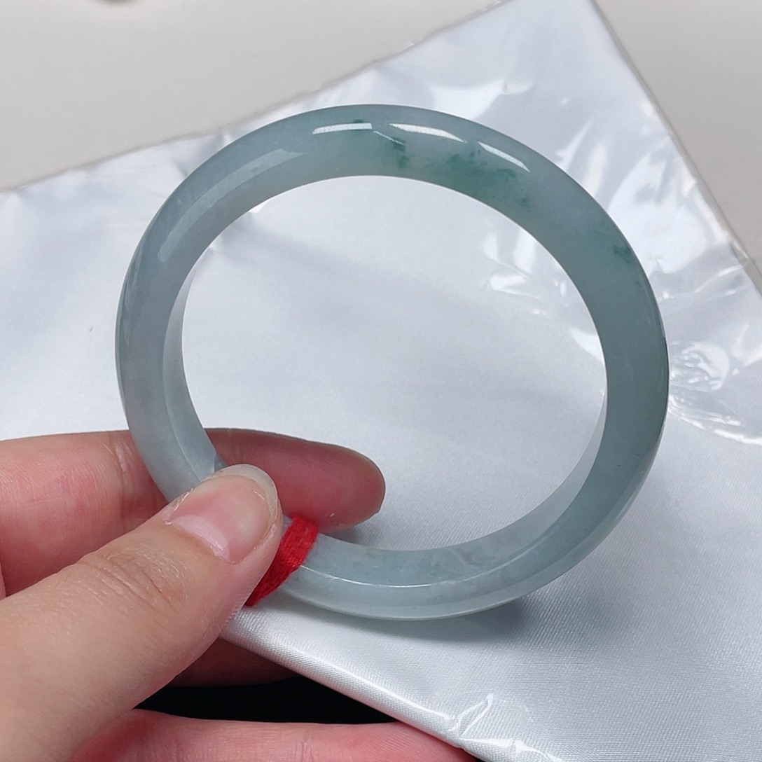 翡翠手镯未镶嵌58圈