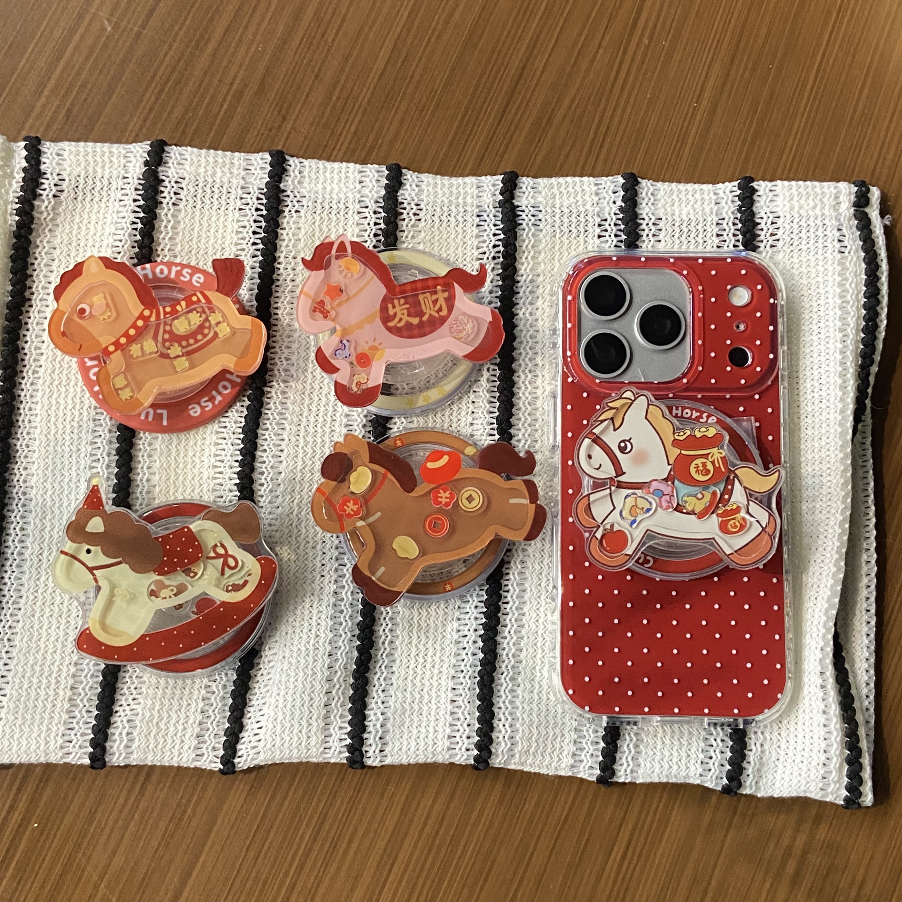 有钱小马红色波点适用苹果17promax手机壳16pro/15/14防摔ins