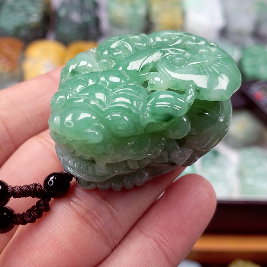 翡翠颈饰未镶嵌翡翠