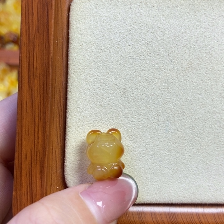 琥珀未镶嵌珠宝奇石小熊