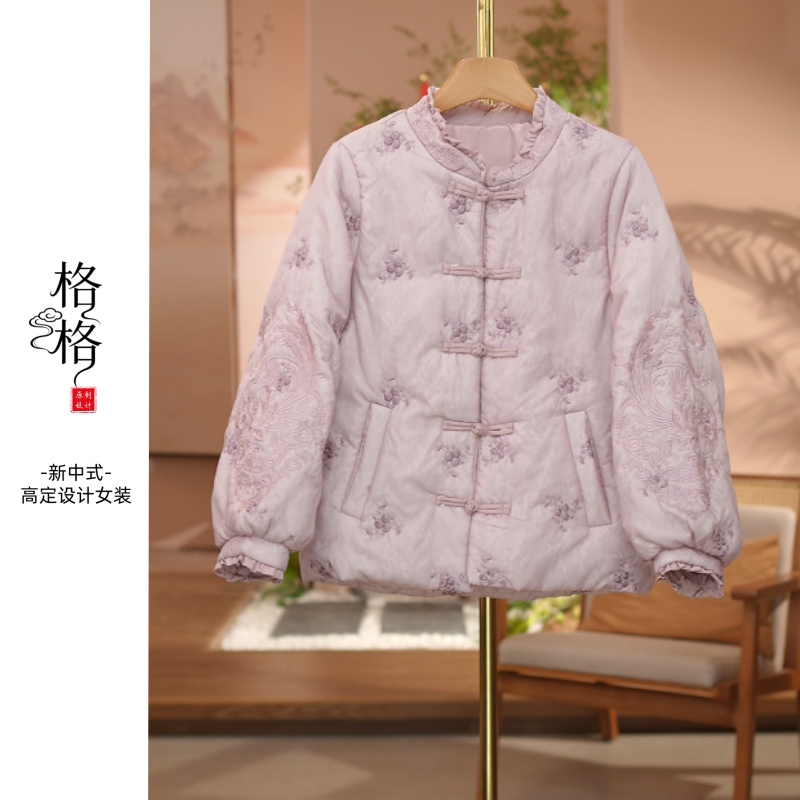 《 花惊定-棉服》2025年秋冬新款纯色刺绣加厚减龄时尚休闲棉服